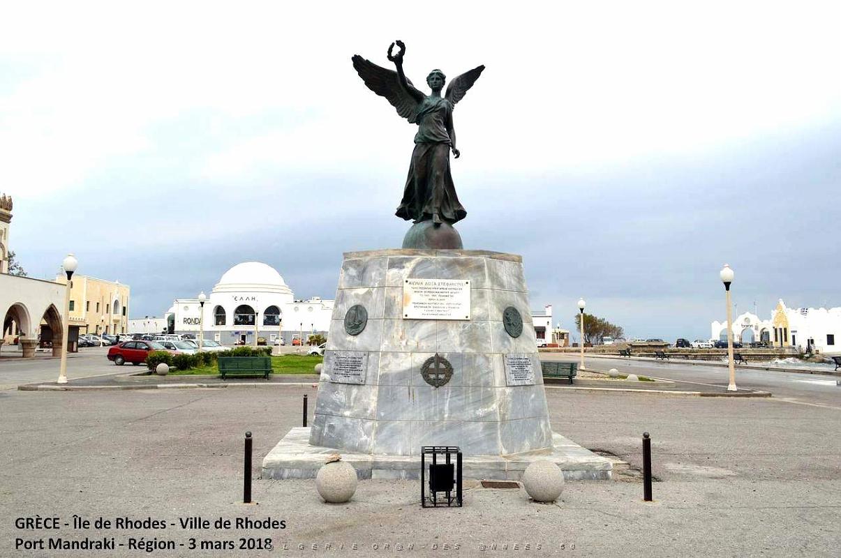 126- Rhodes ville et port d'honneur.JPG